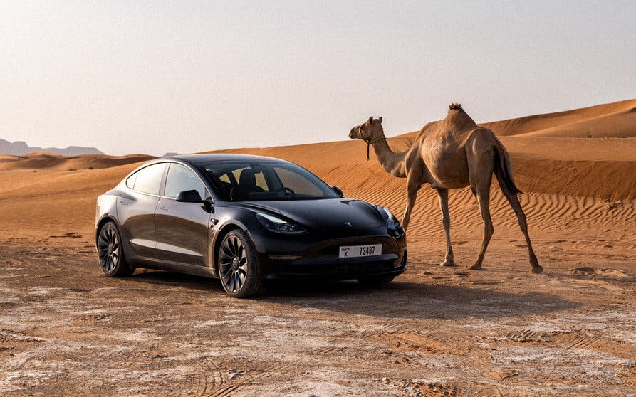  Tesla lleva a cabo pruebas de durabilidad en sus coches eléctricos a más de 50ºC 