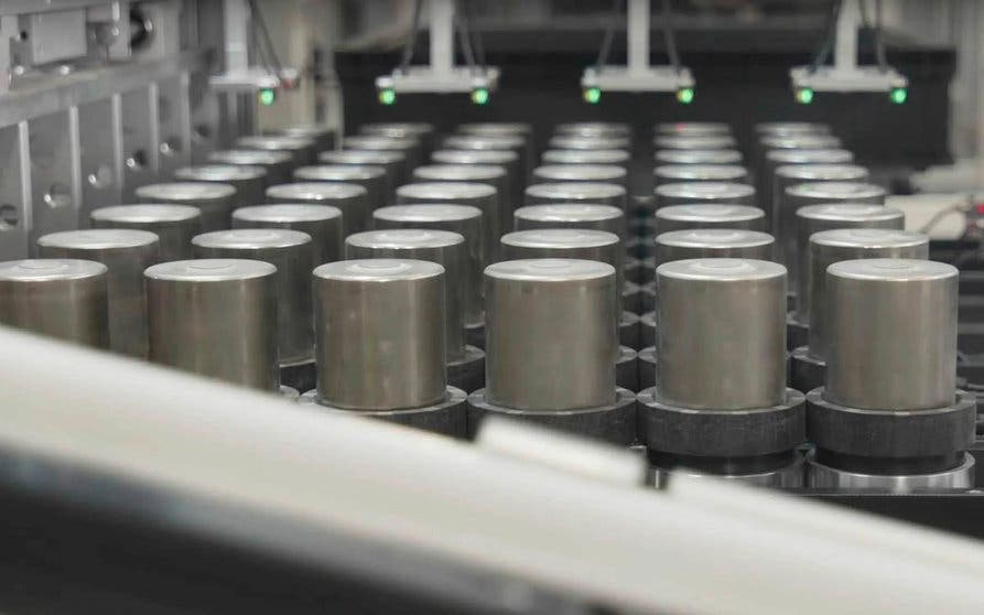  El proceso de recubrimiento en seco de los electrodos de las celdas 4680 se ha convertido en el cuello de botella que impide escalar su producción. 