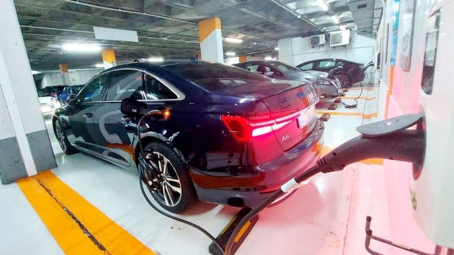 Punto de carga de vehículos eléctricos en el Concello de Pontevedra. Punto de carga de vehículos eléctricos en el Concello de Pontevedra.