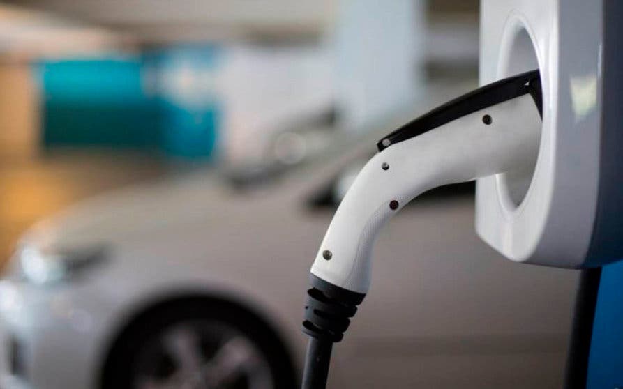  La carga vinculada en casa es la más utilizada por los propietarios de un coche eléctrico. 