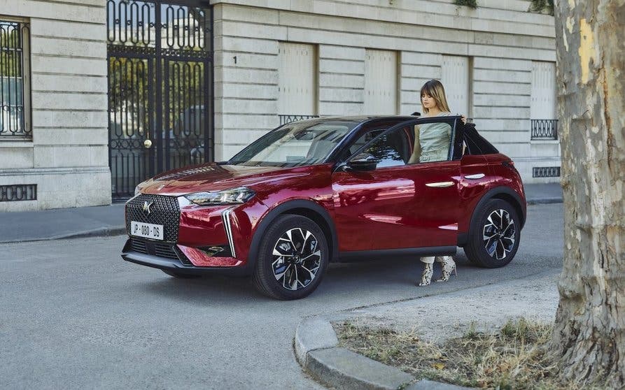  DS 3 E-Tense: esto es lo que cambia en el crossover eléctrico más "chic" 