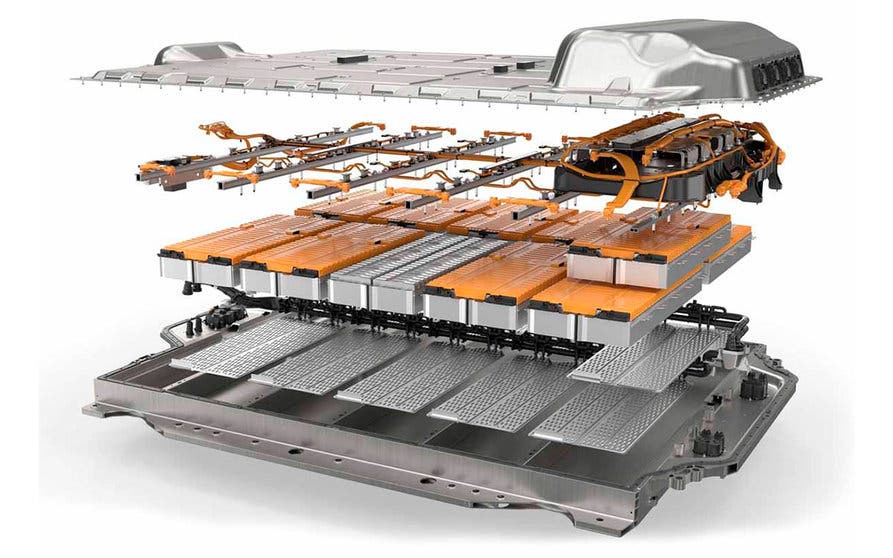  Las diferencias entre la geometría de celda cilíndrica y prismática son tan importantes que BMW quiere aprovechar sus beneficios de para avanzar en las especificaciones de sus coches eléctricos. 