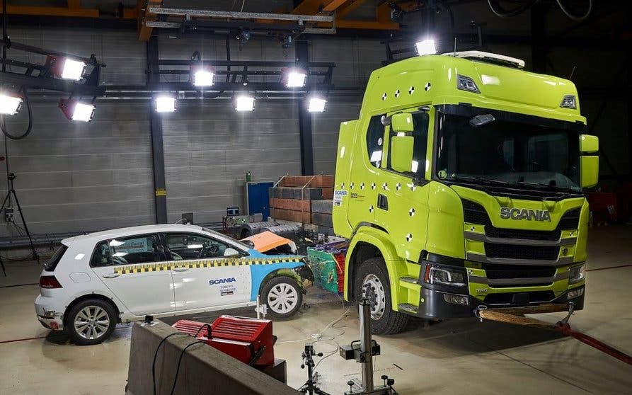  Prueba de impacto del camión eléctrico de Scania 