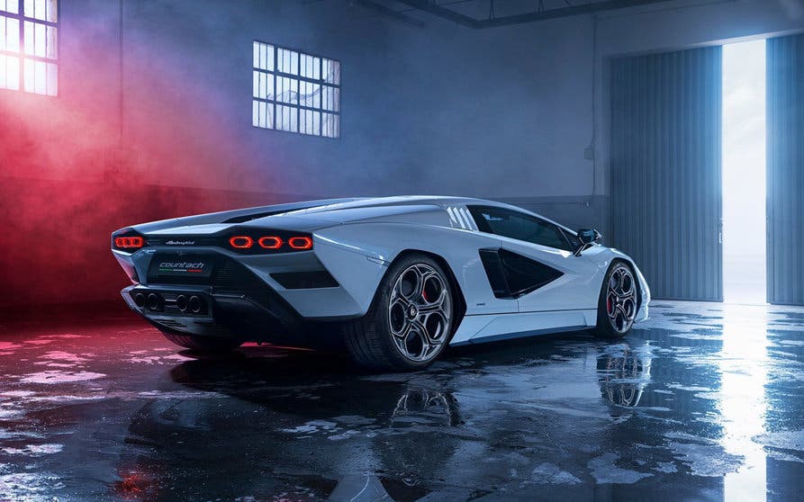  El CEO de Lamborghini pone fecha al lanzamiento del primer Lamborghini eléctrico 