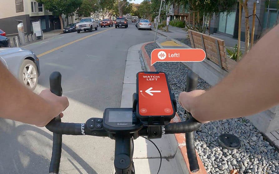  Streetlogic es un sistema ADAS de asistencia al conductor de bicicletas eléctricas que monitoriza el entorno mediante cámaras y advierte de las posibles colisiones que puedan ocurrir con los automóviles que le rodean. 
