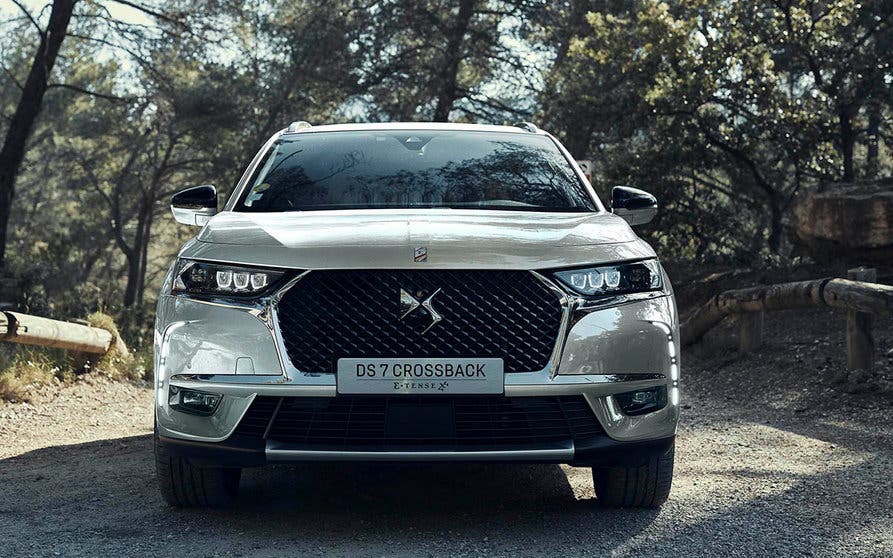  DS 7 Crossback E-Tense 300 4x4, un SUV híbrido enchufable con tracción total ya a la venta desde 51.550 euros. 