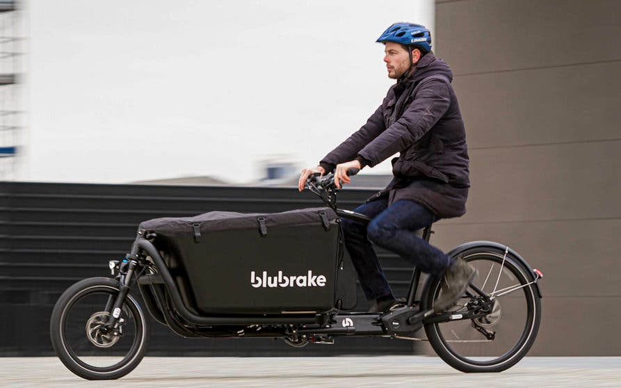  Las bicicletas eléctricas tienen un futuro muy prometedor como vehículo de reparto de última milla en las ciudades para paquetes de pequeño tamaño. 