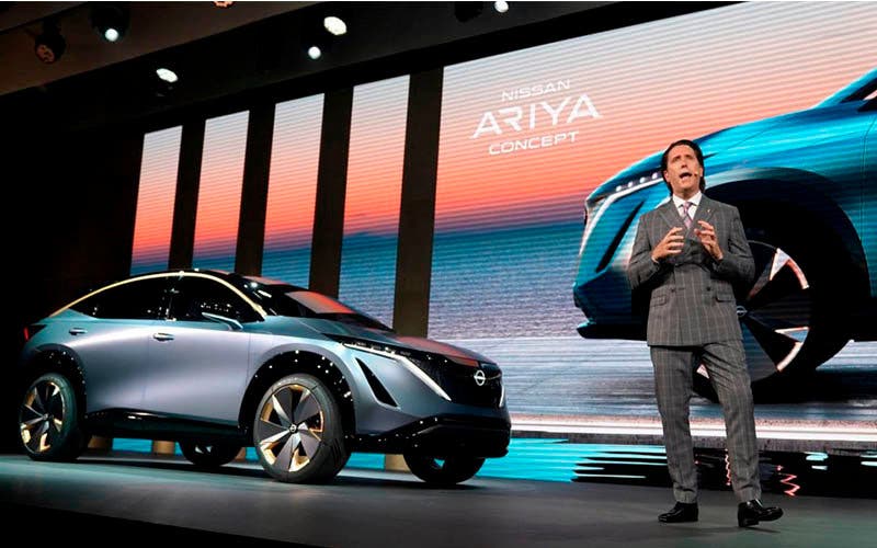  Nissan presenta el Ariya Concept en el Salón de Tokio. 