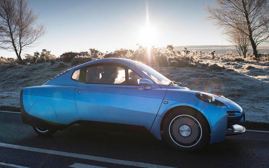  Rasa, el pequeño coche eléctrico alimentado por hidrógeno de Riversimple se podrá alquilar dentro de un servicio de movilidad que incluye el mantenimiento, el seguro, el cambio de neumáticos y el combustible. 