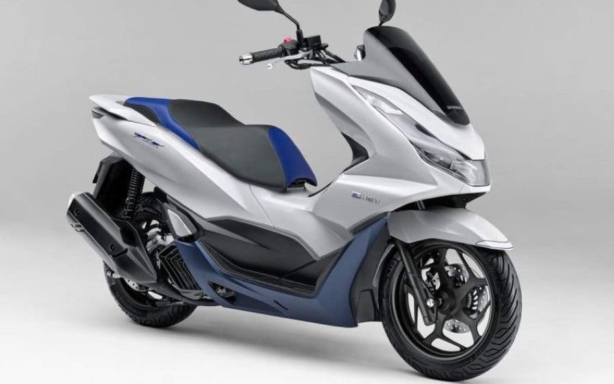  Honda PCX e:HEV, el scooter híbrido de Honda. 