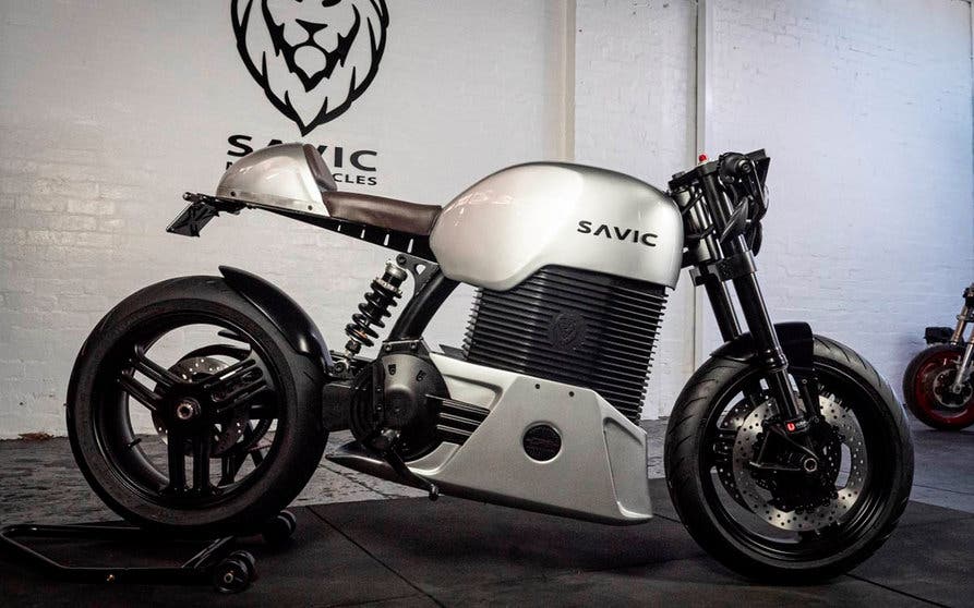  Segundo prototipo de la motocicleta eléctrica de Savic Motorcycles que arrancará las pruebas previas a la producción a principios de 2021. 