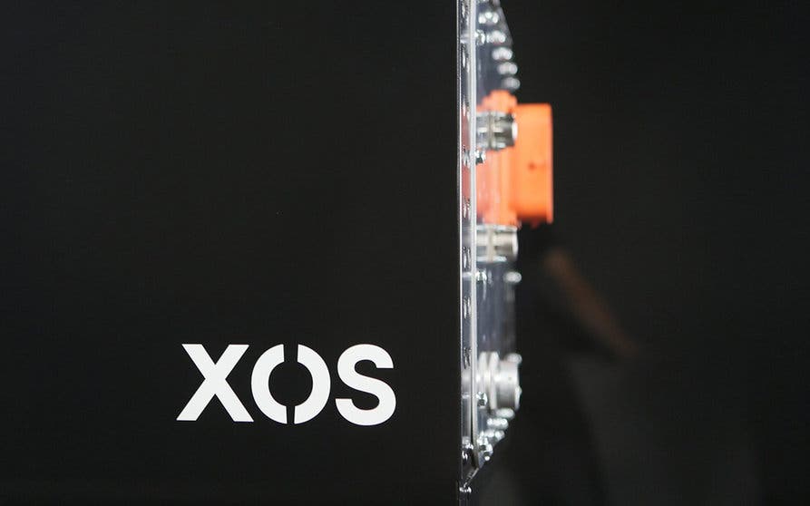  Xos presenta su nueva serie de baterías modulares Lyra 