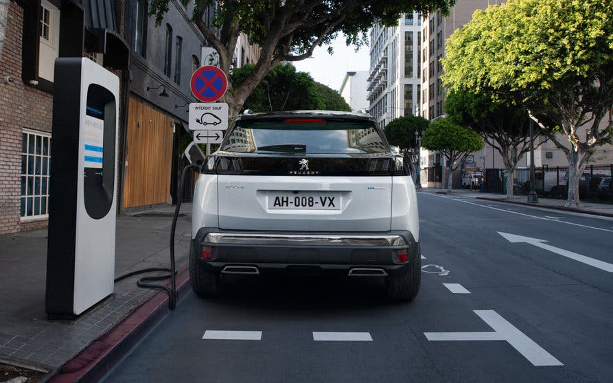  Stellantis apuesta por las baterías de estado sólido para sus coches eléctricos 