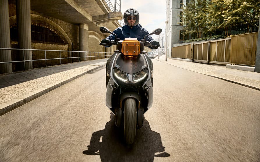  BMW Motorrad arranca la producción de la CE 04 eléctrica en la planta de Berlín 