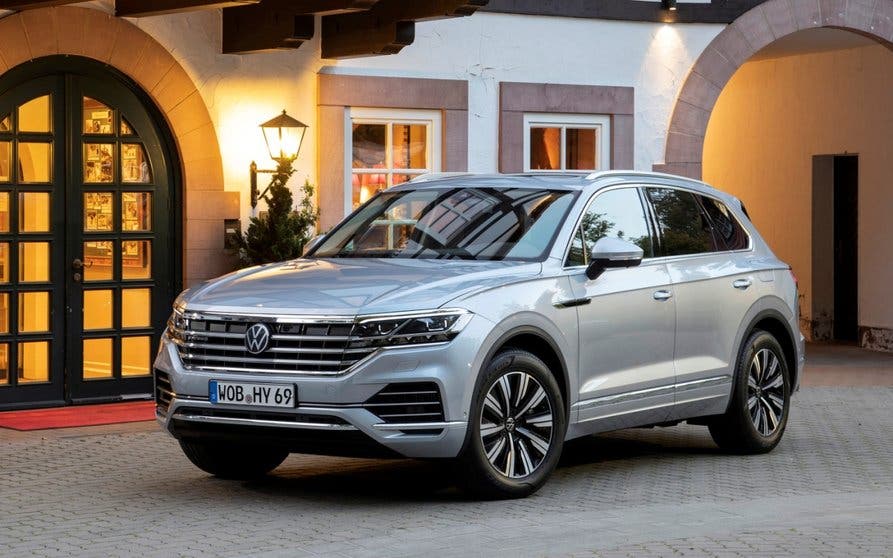  El Volkswagen Touareg eHybrid ya tiene precio en España  un SUV híbrido enchufable a todo lujo