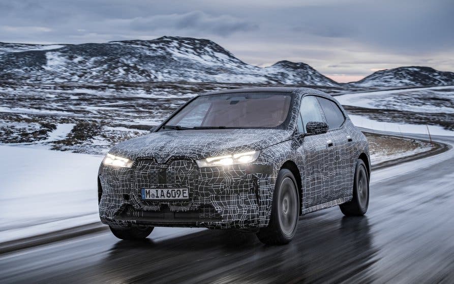  BMW iX durante las pruebas de invierno 