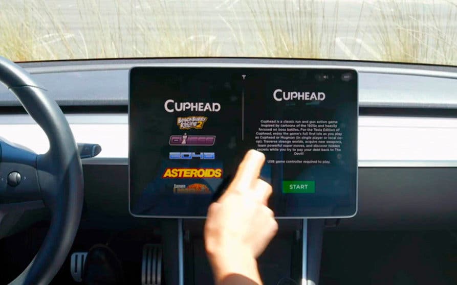  La función Passenger Play, que permite al pasajero jugar en la pantalla central de un Tesla mientras este está en movimiento será estudiada por la NHTSA americana. 