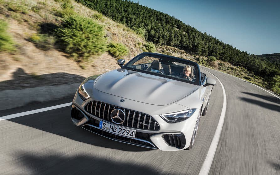  Mercedes-AMG SL 55 4MATIC+ 