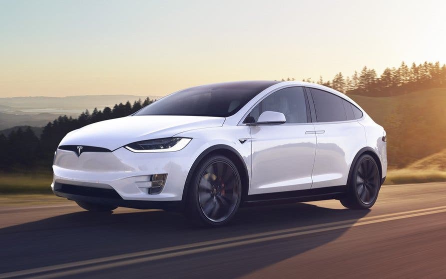  Tesla Model X 