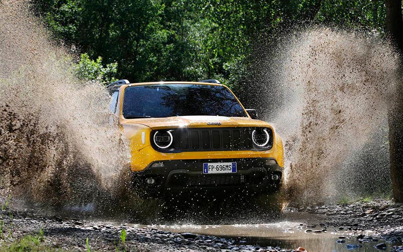  Jeep Renegade PHEV, con capacidades 4x4 mejoradas. 