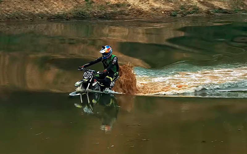  La Milandr SM-250 es capaz de funcionar en las condiciones más extremas, incluso bajo el agua. 