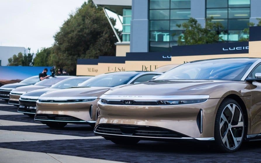  Primeras unidades del Lucid Air momentos antes de su entrega. 