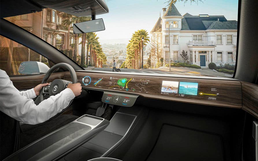  La pantalla ShyTech de Continental se integra en el salpicadero y puede colocarse en cualquier lugar dentro del automóvil. 