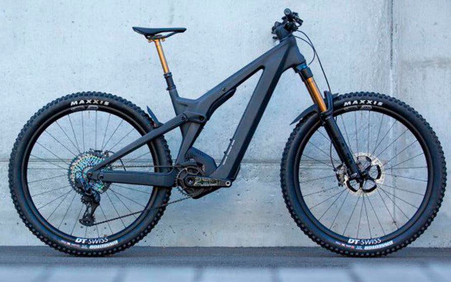  El diseño de la bicicleta eléctrica Scott Scott Patron eRide es todo un homenaje a la integración, y responde a las necesidades de innovación y tecnología que incorpora. 