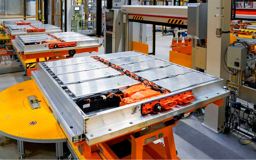  El Grupo Volkswagen le pone precio a las seis fábricas de baterías europeas: 30.000 millones de euros, que incluyen el suministro de materias primas. 
