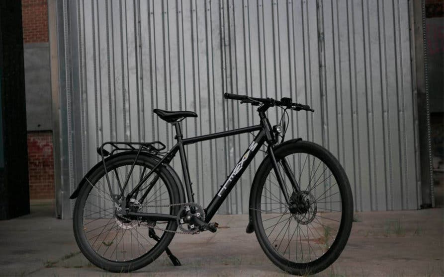  Stoic, una bicicleta eléctrica cuyo diseño y peso hacen que parezca antigua y convencional. 