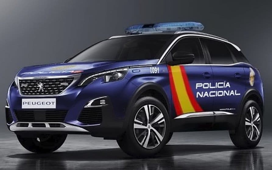  Peugeot 3008 Hybrid 225 de la Policía Nacional 