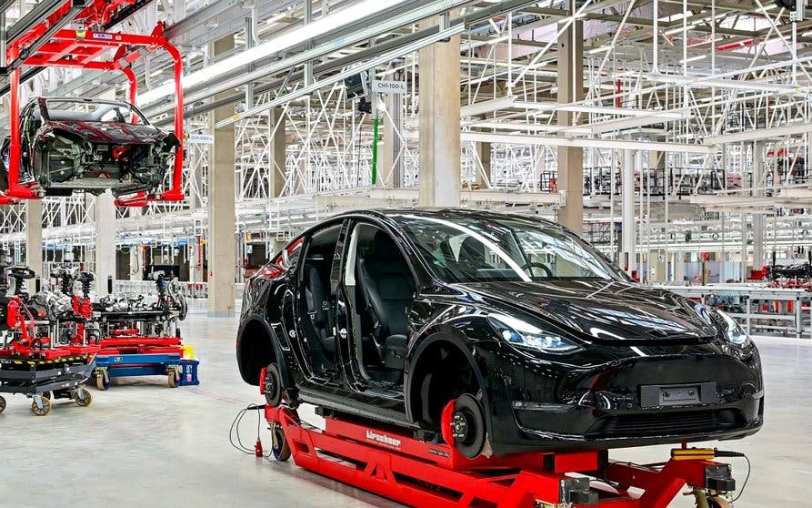  Tesla Model Y en la fábrica de Berlín. 