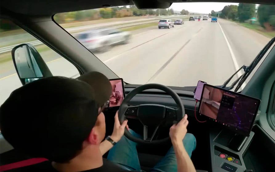 gitaar prieel Bij elkaar passen Así es la experiencia de viajar en un Tesla Semi: 800 kilómetros con una  sola carga