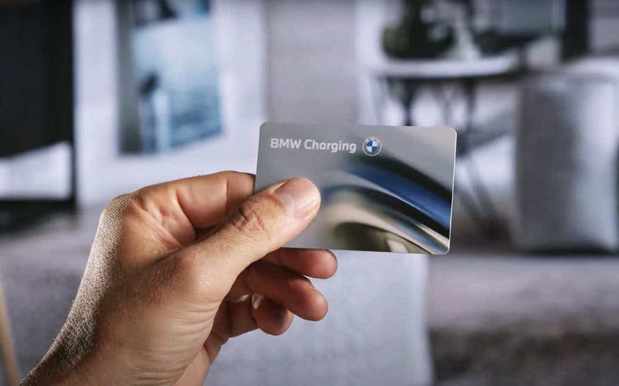  BMW inicia el programa "BMW Charging" por el que sus usuarios podrán prescindir de las multitudinarias aplicaciones móviles de operadores de recarga 