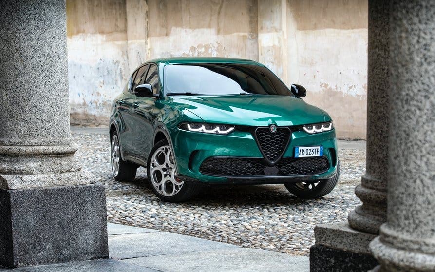  El Alfa Romeo Tonale híbrido enchufable ya tiene precio en España. 