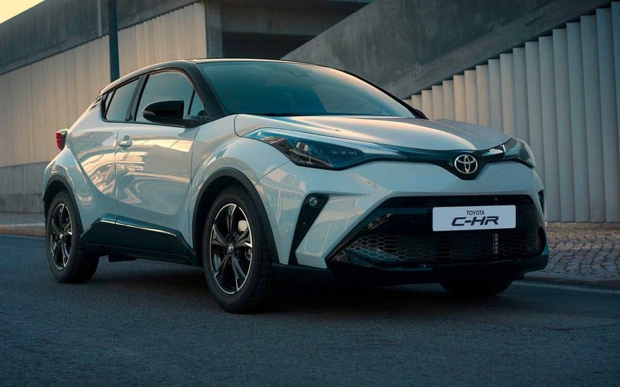  Toyota anuncia que el precio de sus coches tendrá que revisarse. 