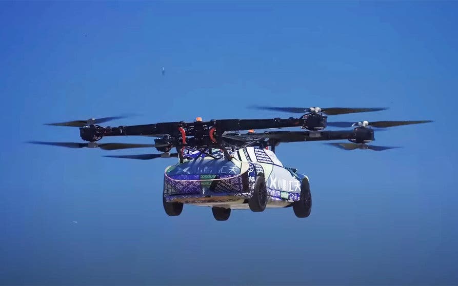  Xpeng supera con éxito la primera prueba de su coche eléctrico volador 