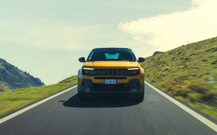  Jeep lanza el primer capítulo de "Concentrated Freedom", su nueva serie con el Jeep Avenger eléctrico como protagonista 