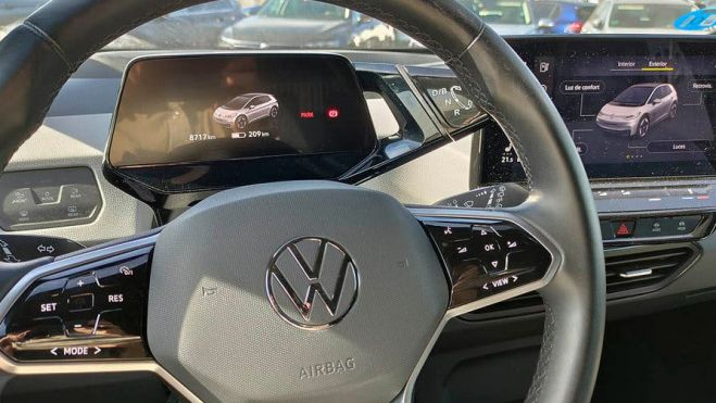  Los botones táctiles del volante el ID.3 desaparecerán con la renovación acelerada para este modelo que llegará en 2023. 