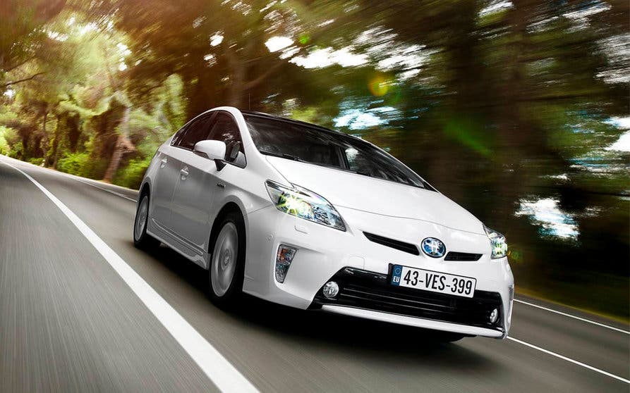  El Toyota Prius revolucionó la tecnología de propulsión con el desarrollo de sus motores híbridos. 