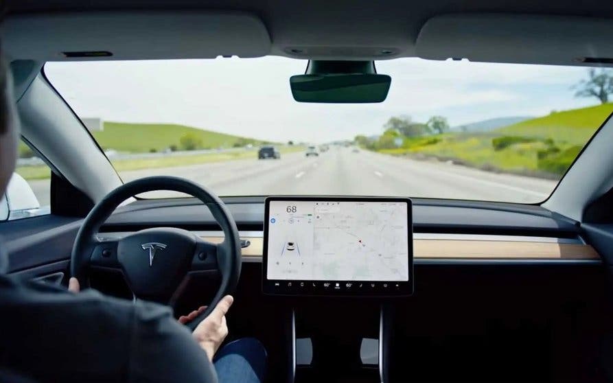  El programa de conducción autónoma de Tesla es en realidad un asistente de nivel 2. 