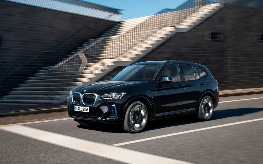  El BMW iX3 será uno de los primeros en utilizar la plataforma Neue Klasse y en adoptar una gama de opciones mecánicas diferentes. 