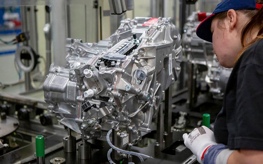  Las factorías de Reino Unido y Polonia fabricarán los componentes de los nuevos motores híbridos de Toyota. 