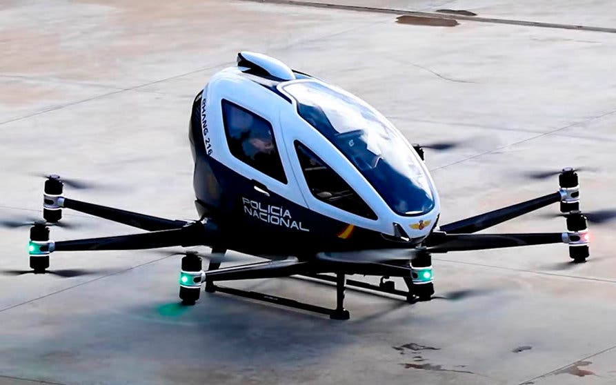  El avión eléctrico eVTOL autónomo  de la Policía Nacional presenta los colores del Cuerpo. 