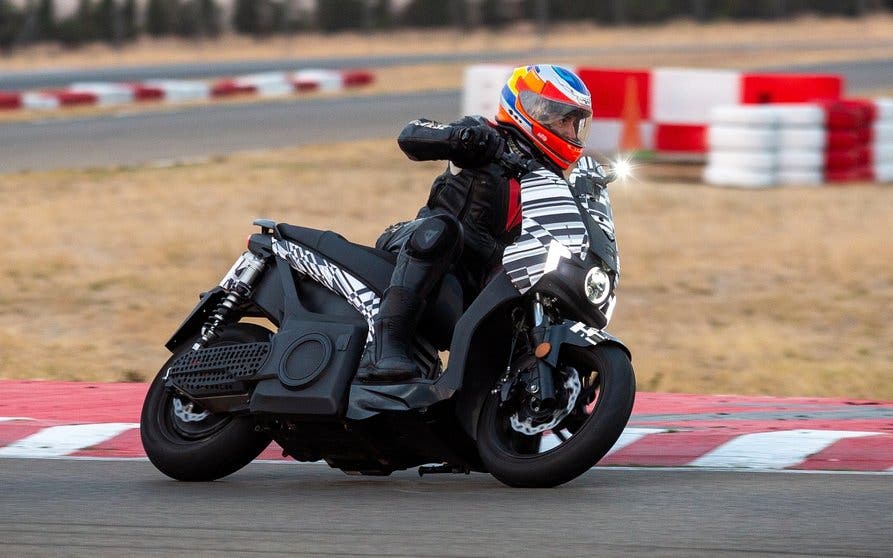  La versión deportiva del scooter eléctrico de SEAT bate dos récords antes de presentarse. 