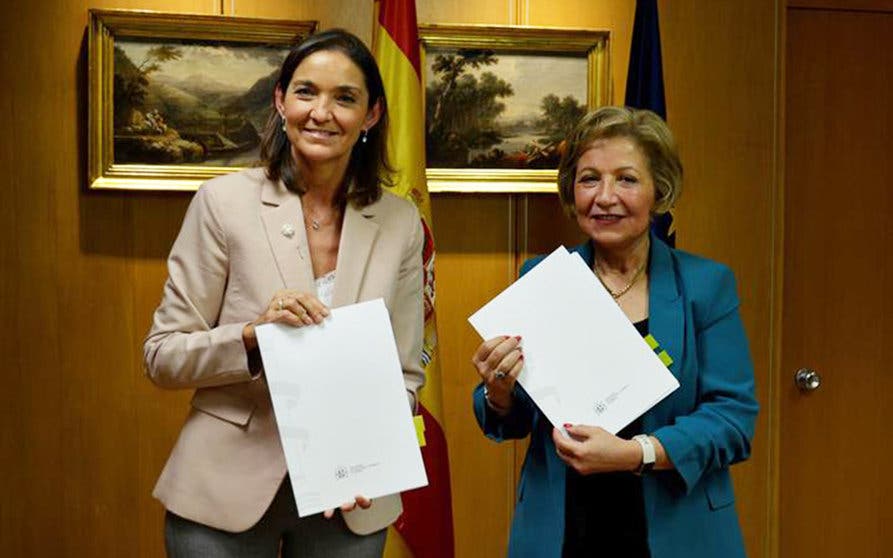  La ministra Reyes Maroto ha firmado un acuerdo con InoBat Auto para la construcción de una planta de baterías en Valladolid 