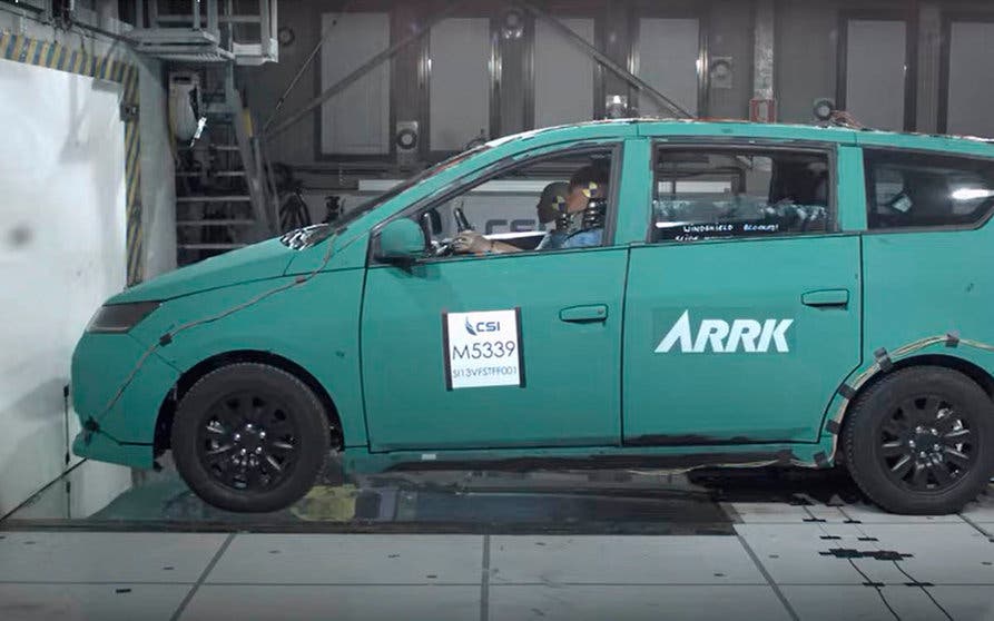 Crash-test realizado en las instalaciones de CSI en Italia sobre un prototipo del Sono Sion.