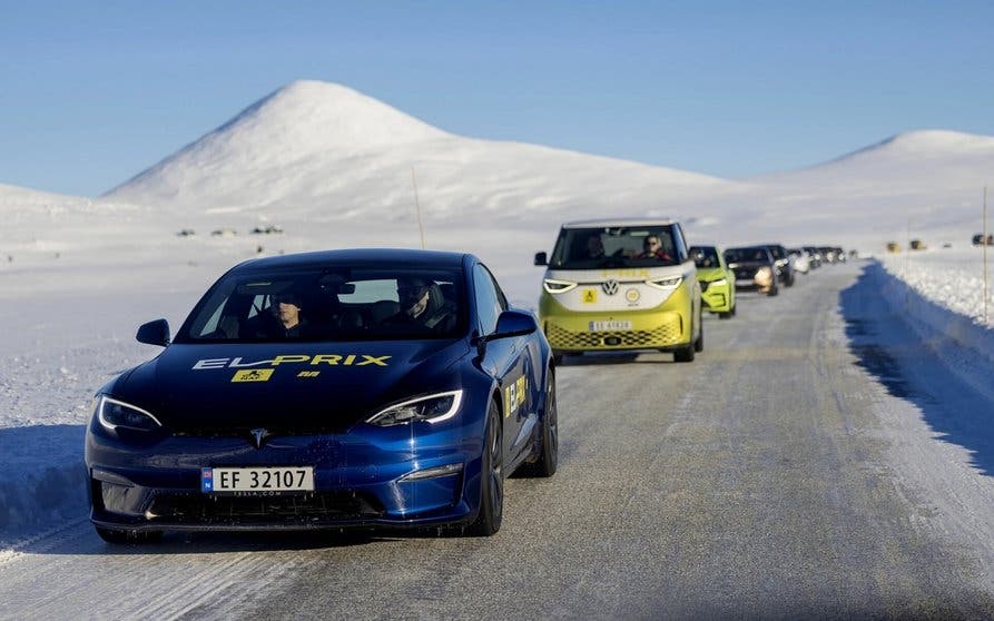 El Model S apenas varía su autonomía con el frío. Fotografía de Tomm W. Christiansen para Motor.no