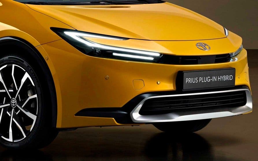 La gran apuesta de Toyota para 2023 no es un eléctrico, sino el Prius, un híbrido enchufable.
