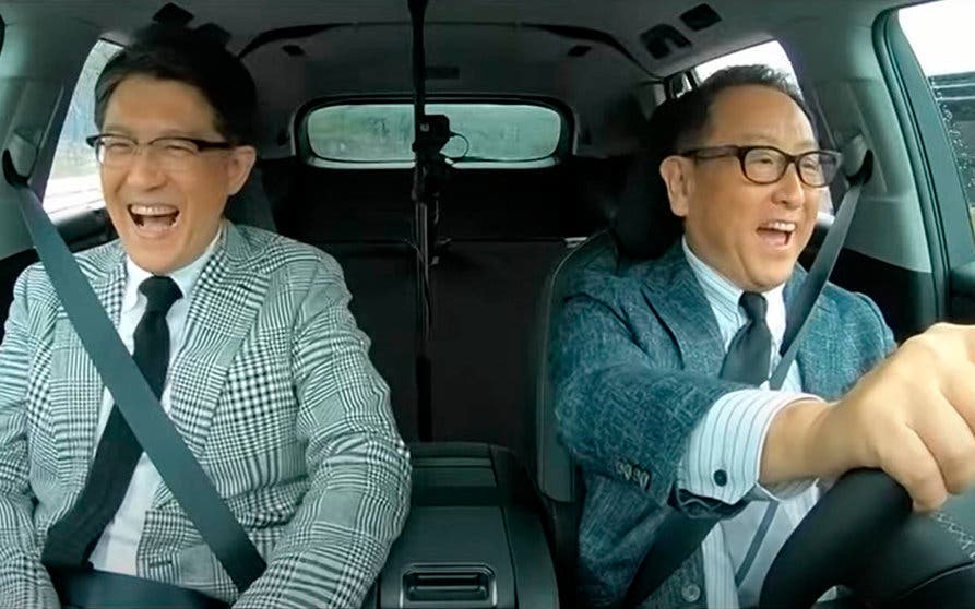 Koji Sato y Akio Toyoda comparten su afición por los coches y la filosofía de la empresa para asumir los desafíos.